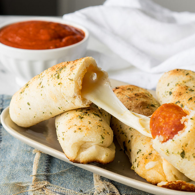 Cheesy Pepperoni Pizza Sticks